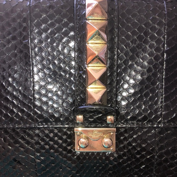 VALENTINO BLACK PYTHON ROCKSTUD BAG GOLD CHAIN - Picture 6 of 12